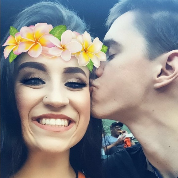 Meet your Posher, Aspen - Picture 1 of 1